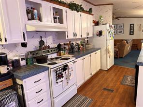 383 Randall Ave - Photo 9