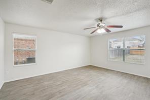 2121 Franks Street - Photo 3
