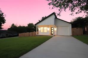 5824 Plum Dale Road - Photo 2