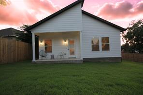 5824 Plum Dale Road - Photo 4