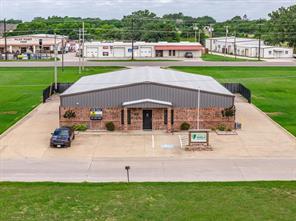 1208 N Industrial Boulevard - Photo 3