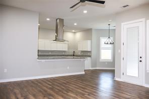 410 Simpson - Photo 4