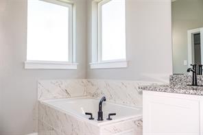 410 Simpson - Photo 7