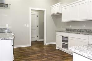 410 Simpson - Photo 8