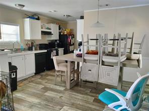 709 N Collins Freeway - Photo 14
