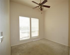 1120 Surrey Lane - Photo 32