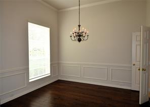1120 Surrey Lane - Photo 4