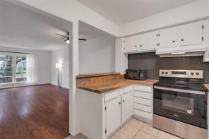 5305 Fleetwood Oaks Avenue - Photo 9