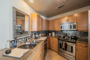 411 W 7th Street - Photo 10