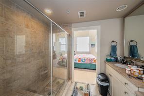 411 W 7th Street - Photo 13