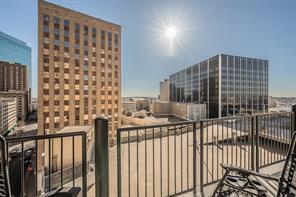 411 W 7th Street - Photo 17