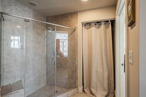 411 W 7th Street - Photo 18