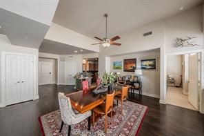 411 W 7th Street - Photo 2