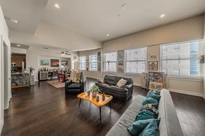 411 W 7th Street - Photo 6