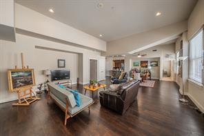 411 W 7th Street - Photo 7