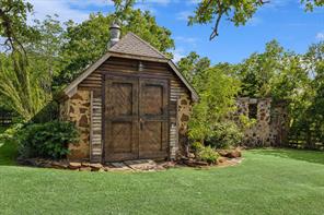 525 E Hickory Hill Road - Photo 27