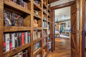 525 E Hickory Hill Road - Photo 5