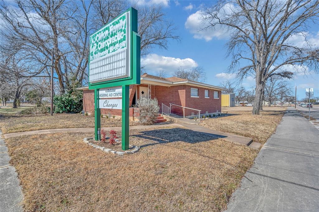202 N Avenue G - Photo 1