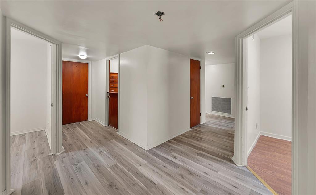202 N Avenue G - Photo 10
