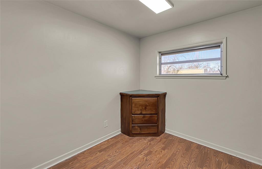 202 N Avenue G - Photo 17