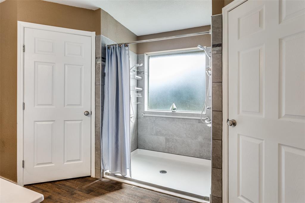 221 Rose Avenue - Photo 17