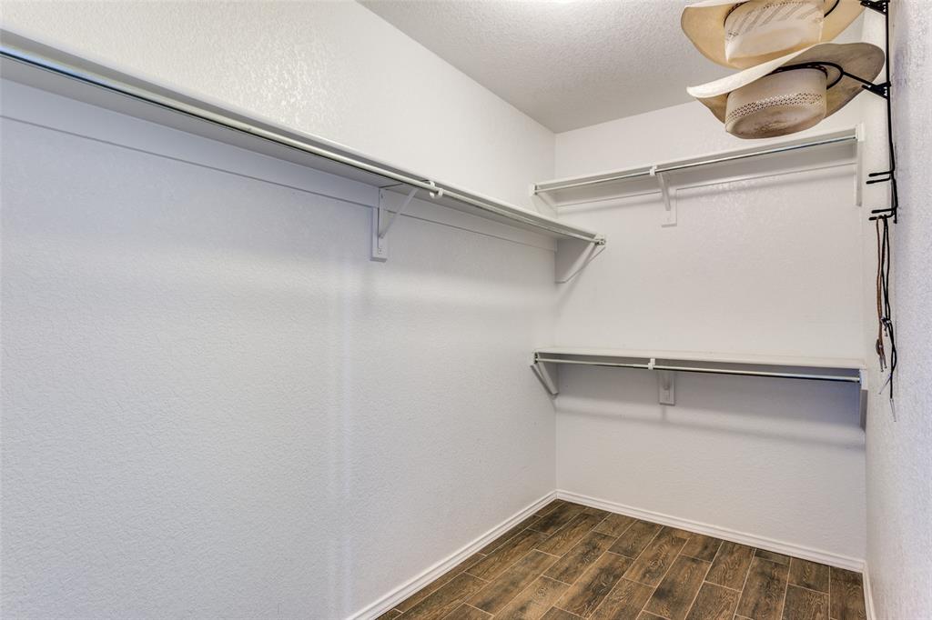221 Rose Avenue - Photo 18