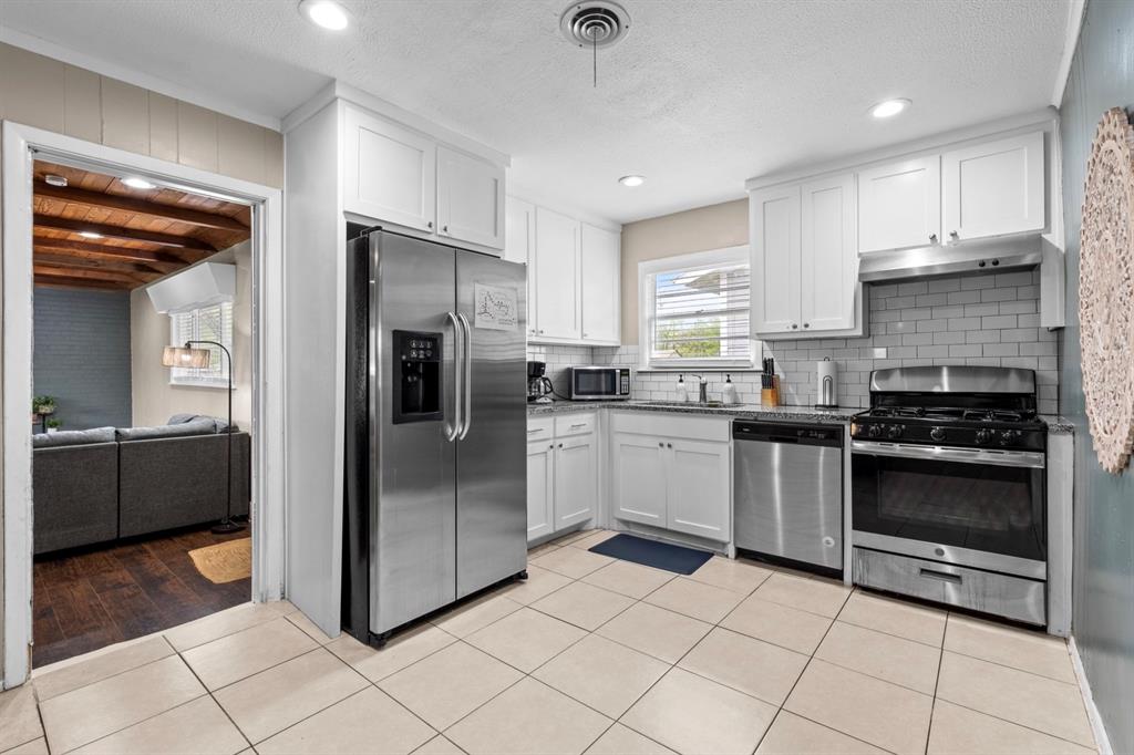 1110 Park Street - Photo 7