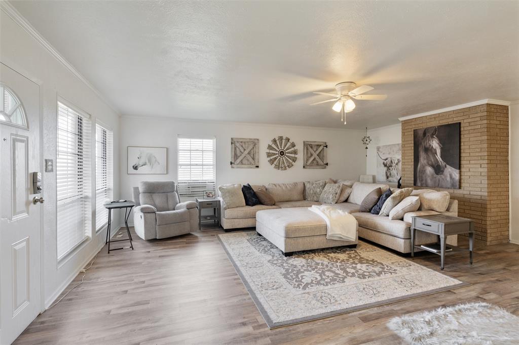 201 Colonial Circle - Photo 17
