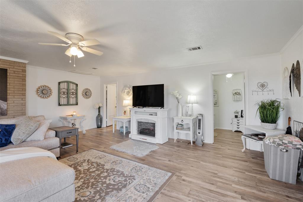 201 Colonial Circle - Photo 18