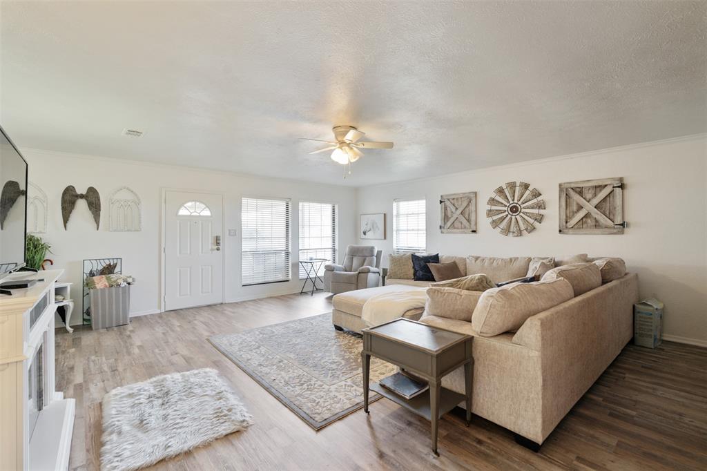 201 Colonial Circle - Photo 19