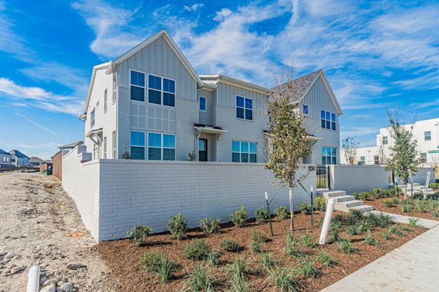 2136 Village Walk Place