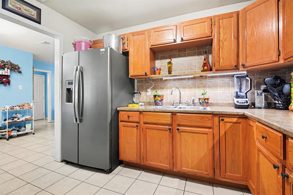 1615 Barlow Avenue - Photo 5