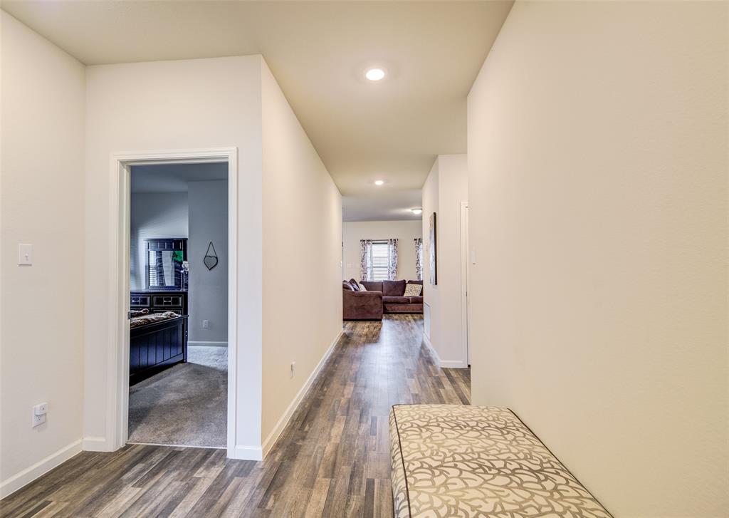 905 Avagail Avenue - Photo 3