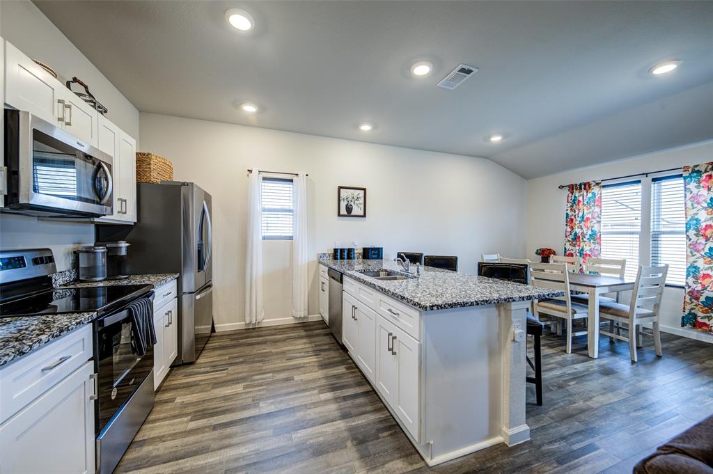 905 Avagail Avenue - Photo 9