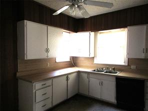 916 Ward - Photo 5