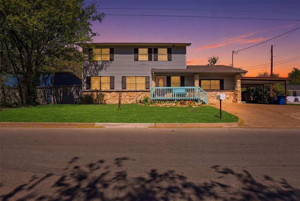500 W Rucker Street - Photo 1