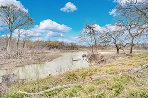 160 Private Road 481 - Photo 24