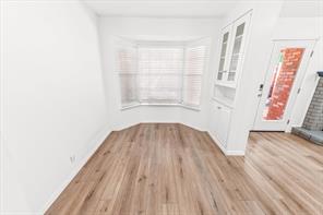 5224 Lake Shore - Photo 8