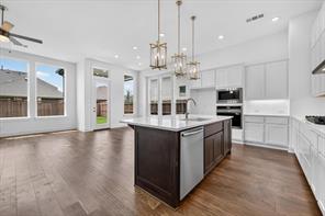 7828 Pondview Lane - Photo 3