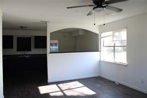 525 W Hickory Street - Photo 3