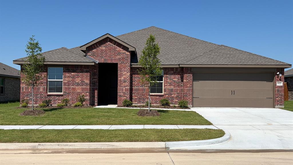 1921 Reveille Way - Photo 1