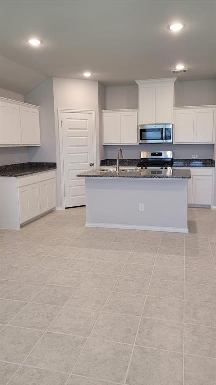 1919 Rolling Ridge Drive - Photo 3