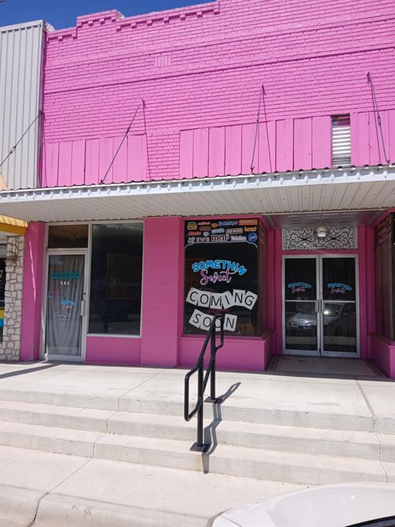 108 S COMMERCIAL Avenue - Photo 1