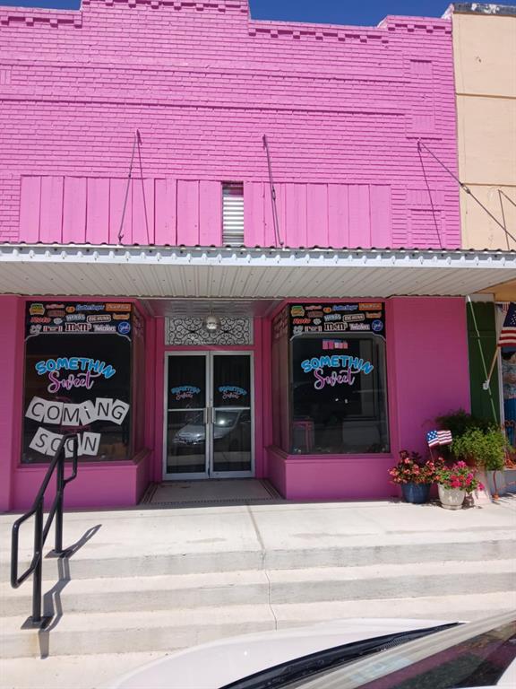 108 S COMMERCIAL Avenue - Photo 2