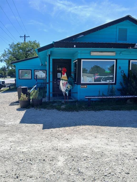 601 S COMMERCIAL Avenue