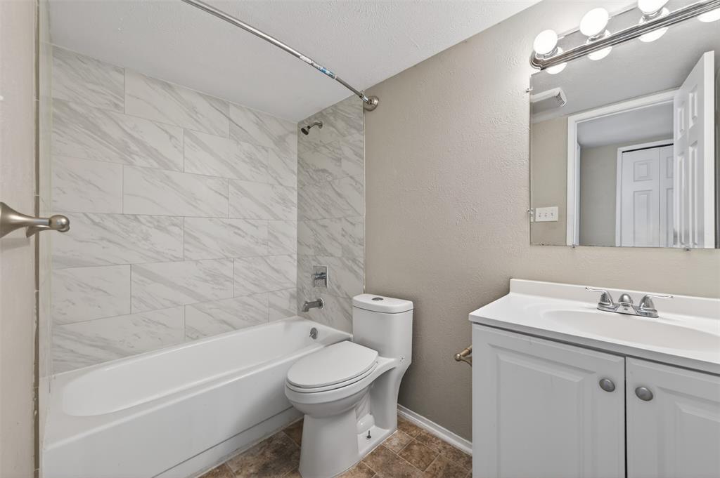 2308 Foxglen Court - Photo 15