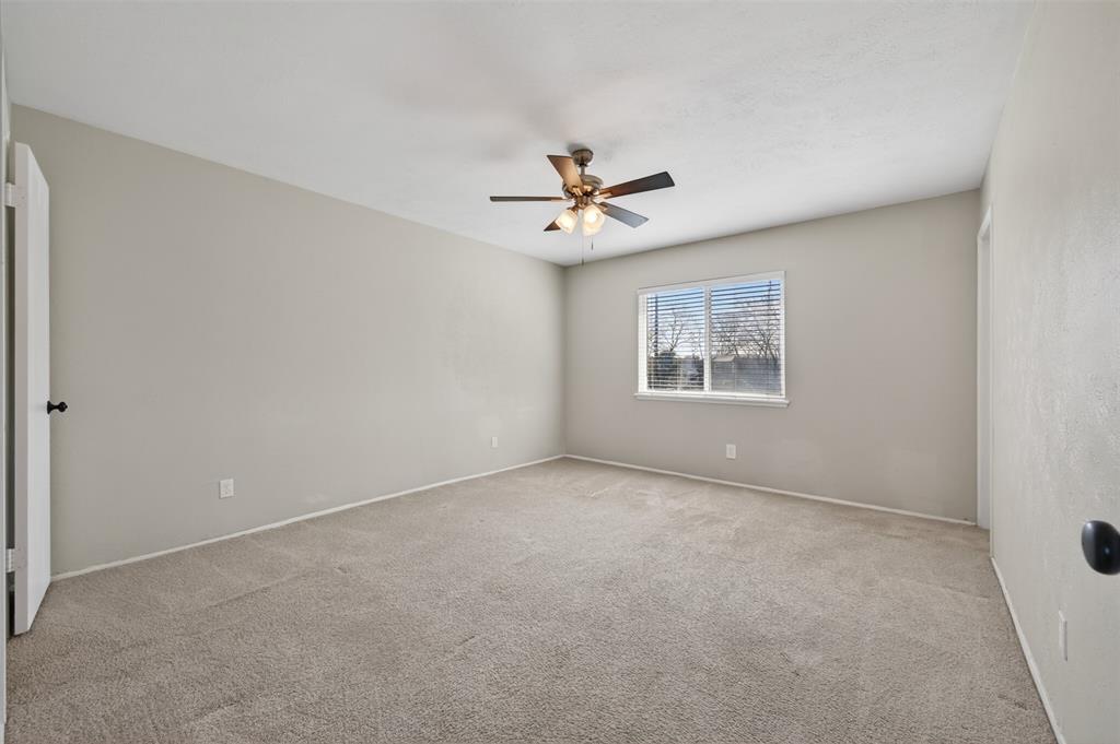2308 Foxglen Court - Photo 16