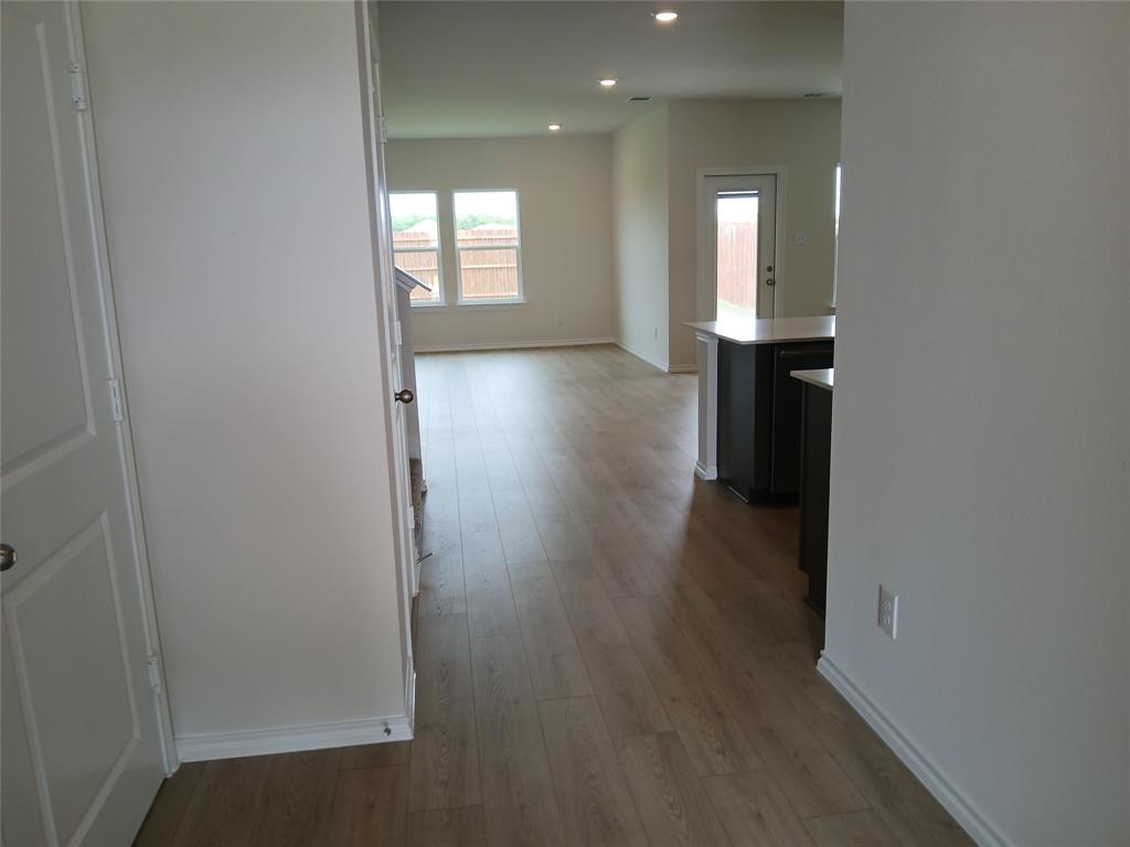 323 Whispering Pine Drive - Photo 3