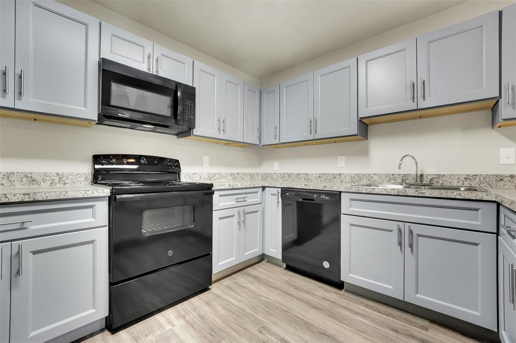 6108 Abrams Road - Photo 7