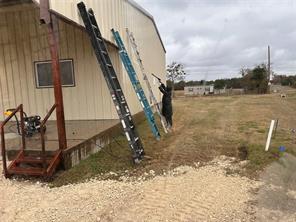 13332 FM 744 - Photo 6